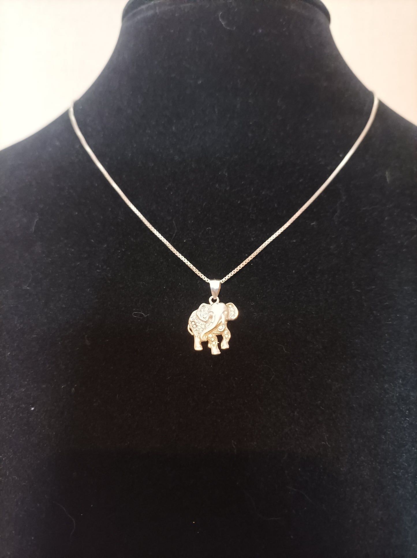 Collar con dije de Elefante en Plata 925