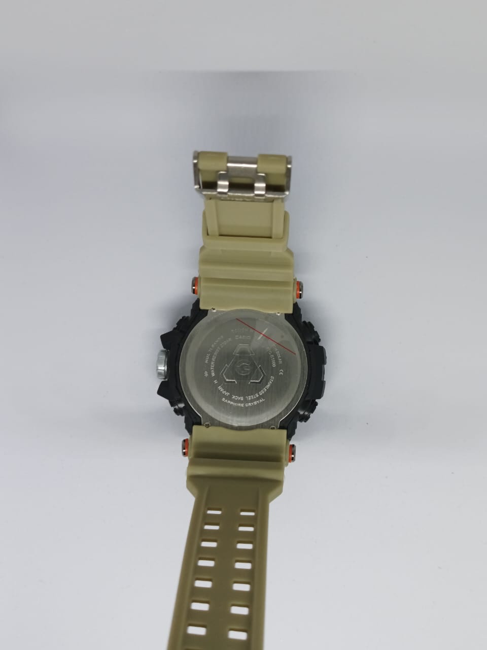 Reloj Deportivo Beige con Negro