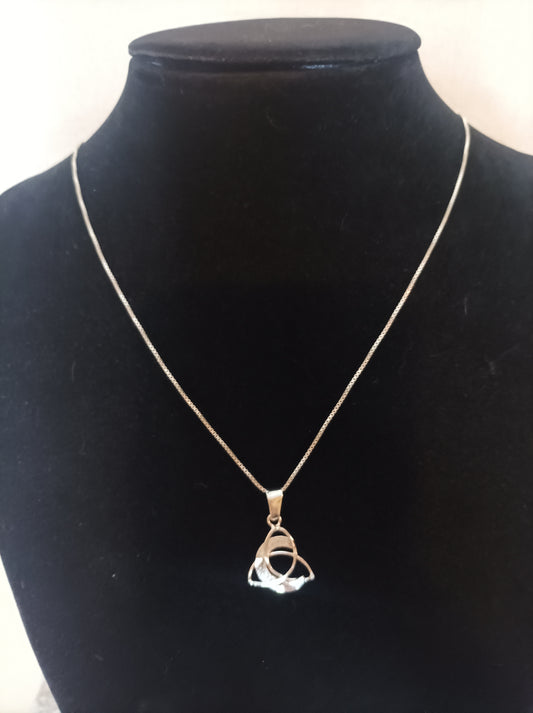 Collar con dije de protección en Plata 925