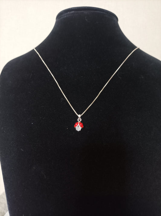 Collar con dije de Mariquita en Plata 925